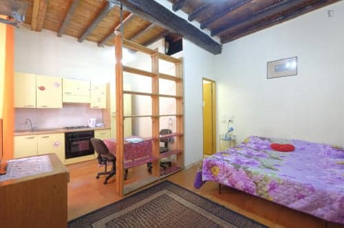 studio one bedroom apartment with kitchen and bathroom quart.Monti near Colosseo - Gallery - 1