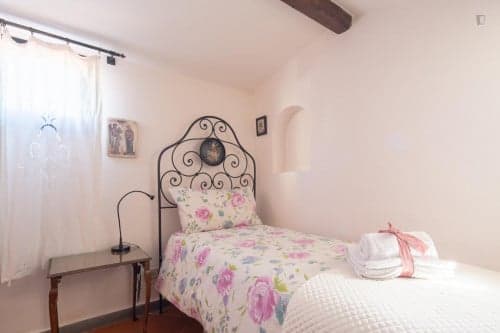 Pleasant two-bedroom apartment next to the university - Gallery - 1