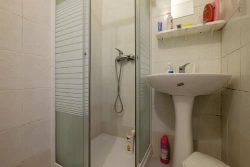 Modest single bedroom next to Universidade de Coimbra - Gallery - 1