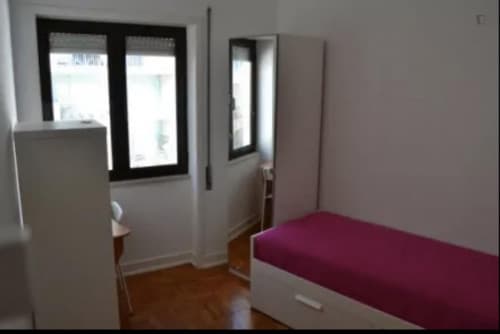 Welcoming single bedroom in near Instituto Superior de Contabilidade e Administração de Coimbra - Gallery - 1