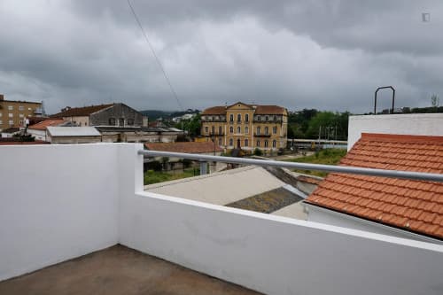 Inviting single bedroom close to Coimbra train station - Gallery - 1