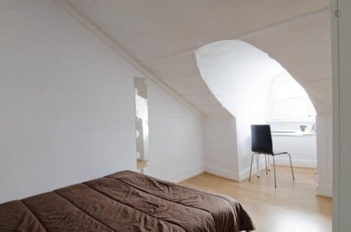 Cool double bedroom near Arroios metro station - Gallery - 1