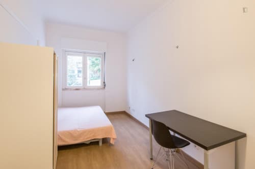 Double bedroom in Benfica, close to Alto dos Moinhos metro - Gallery - 1