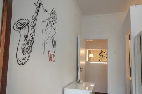 First-class double bedroom with ensuite shower and a balcony, in Lapa - Gallery - 1