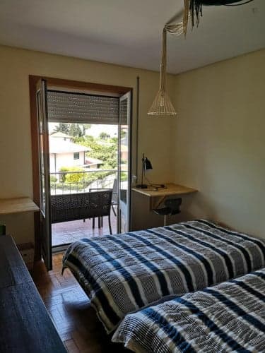 Twin bedroom in a 5-bedroom apartment near Jardim Fernando Pessa - Gallery - 1