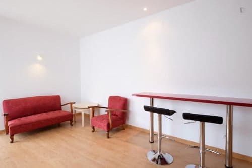 Well-spotted studio in Central Coimbra - Gallery - 1