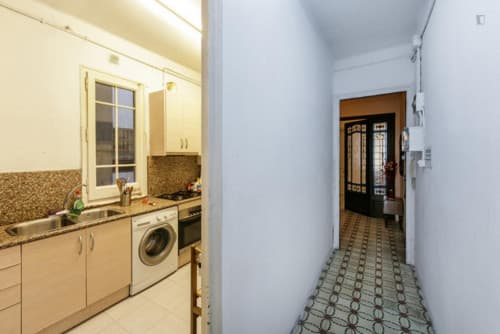 Homely double bedroom near the Arc de Triomf metro - Gallery - 1