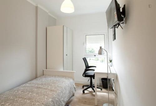 Single ensuite room near Chelas metro station - Gallery - 1