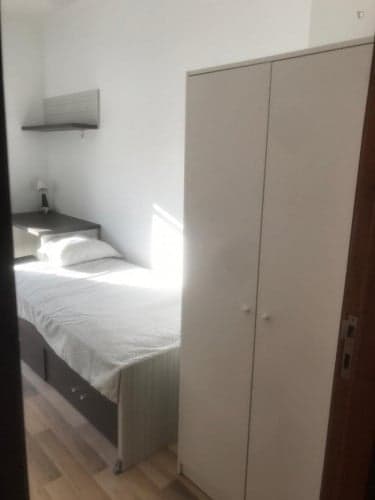 Nice single bedroom with a balcony, in Cedofeita - Gallery - 1