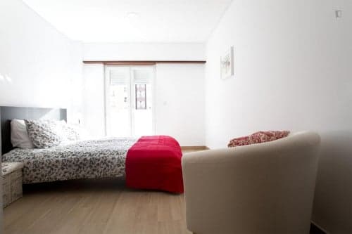 Modern 1-bedroom flat in Lumiar, near Instituto Superior de Educação e Ciências - Gallery - 1