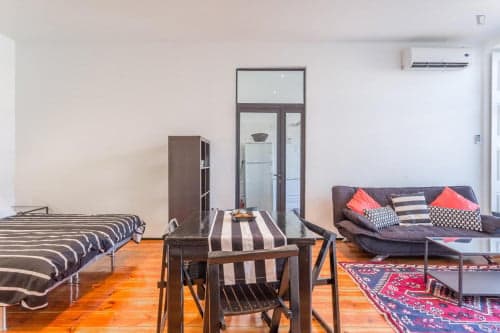 Fresh and ample studio near the Lapa metro, in Cedofeita - Gallery - 1