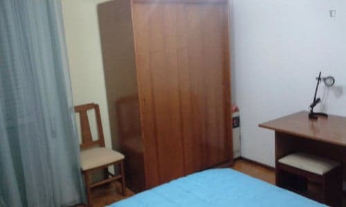 Peaceful double bedroom in Olivais, Lisboa - Gallery - 1