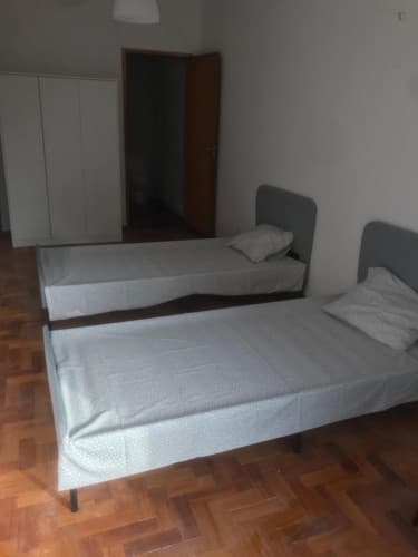 Cosy twin bedroom ensuite close to Faculdade de Letras - Gallery - 1