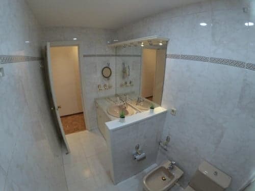 Tasteful single bedroom in a student flat, in Chamartín - Gallery - 1