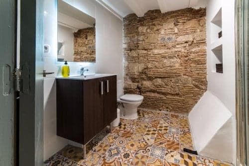 Restful double bedroom in a 5-bedroom flat, in El Raval - Gallery - 1