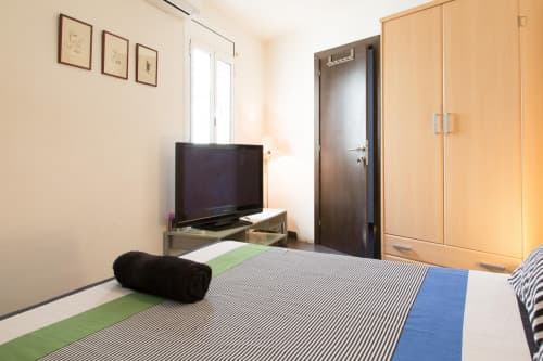 Tasteful double ensuite bedroom in El Barri Gótic - Gallery - 1