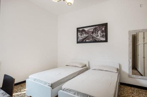 Single bed in shared bedroom near Sesto Marelli metro station - Gallery - 1