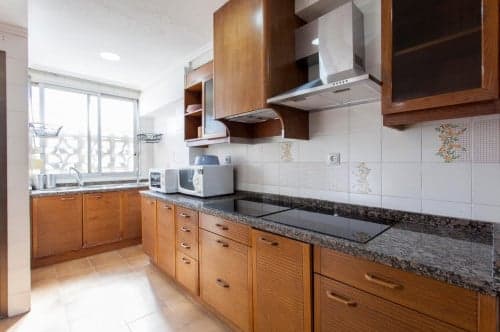 Shiny single bedroom with a balcony, in L'Amistat - Gallery - 1