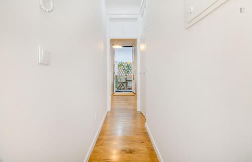Bright 2-bedroom apartment near Miradouro da Graça - Gallery - 1