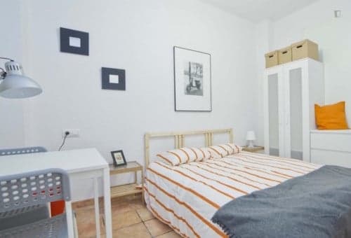 Pleasant double bedroom in a 5-bedroom flat, in La Gran Via - Gallery - 1