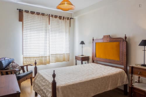 Well-located double bedroom near the Marquês metro station - Gallery - 1