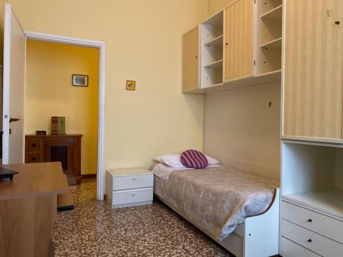 Cosy single room well connected to city centre - Gallery - 1