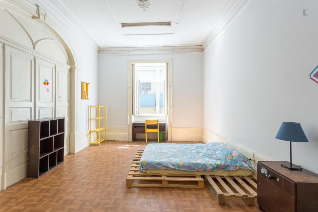 Welcoming double bedroom close to Universidade do Porto  - Gallery -  2