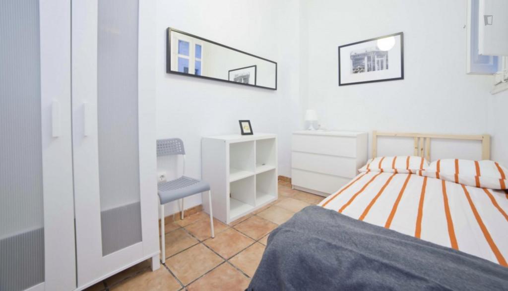 Pleasant single bedroom in a 5-bedroom flat, in l'Eixample  - Gallery -  2