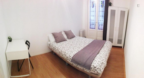  Modern Double Bedroom Near Callao Metro Station  -  Modern double bedroom near Callao metro station  - Gallery -  1
