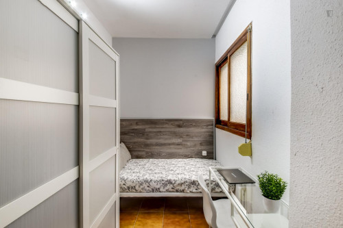  Appealing Double Bedroom Near The Plaça De La Reina  -  Appealing double bedroom near the Plaça de la Reina  - Gallery -  2