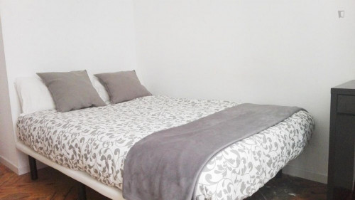  Single Bedroom In Nice 11-Bedroom Apartment In Beautiful Opera  -  Single bedroom in nice 11-bedroom apartment in beautiful Opera  - Gallery -  2