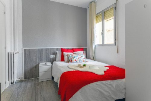 Sublime Double Bedroom In A Student Flat, In Goya - 2