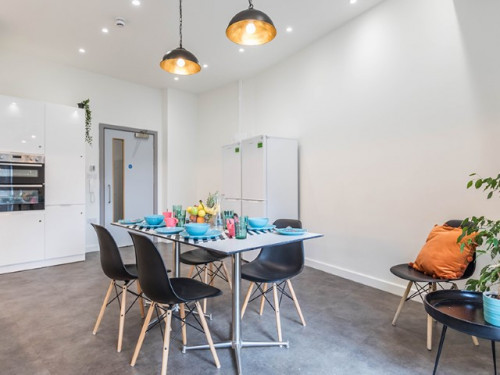  Bronze En-Suite  -  The Cam Foundry  - Gallery -  2