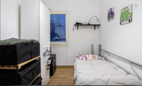 Single Bedroom In 3-Bedroom Apartment - 1