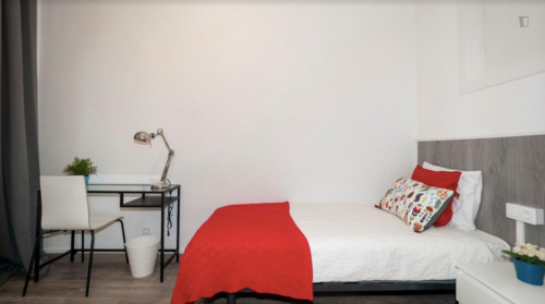 Alluring Single Bedroom Near Verdaguer Metro Station  -  Alluring single bedroom near Verdaguer metro station  - Gallery -  2