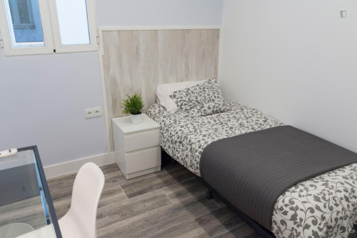 Fantastic Single Bedroom Not Far From Universidad Politécnica De Madrid - Campus De Montegancedo - 2