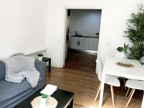 Very nice double bedroom in an 8-bedroom flat, in the Cortes neighbourhood - Gallery - 12