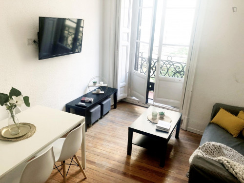 Very nice double bedroom in an 8-bedroom flat, in the Cortes neighbourhood - Gallery - 15