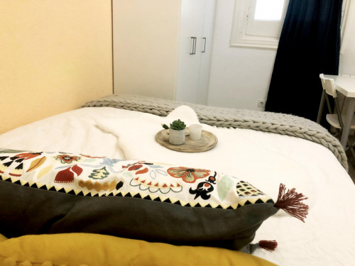 Very nice double bedroom in an 8-bedroom flat, in the Cortes neighbourhood - Gallery - 21