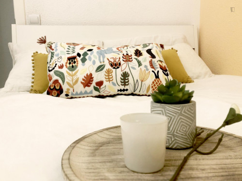 Very nice double bedroom in an 8-bedroom flat, in the Cortes neighbourhood - Gallery - 18