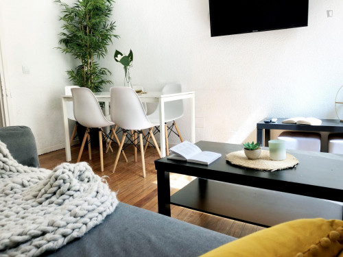 Very nice double bedroom in an 8-bedroom flat, in the Cortes neighbourhood - Gallery - 13