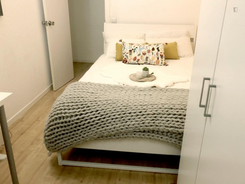 Very nice double bedroom in an 8-bedroom flat, in the Cortes neighbourhood - Gallery - 19