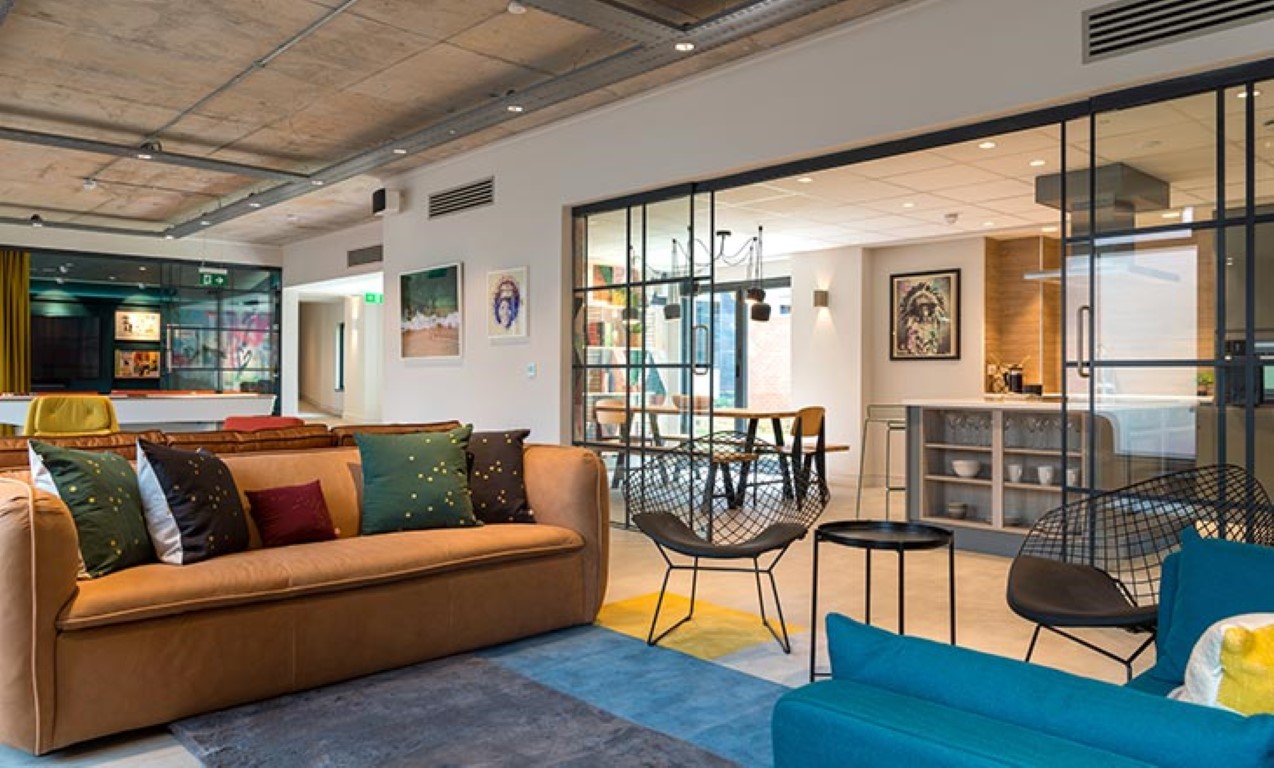 The Neighbourhood Exeter, Exeter Student