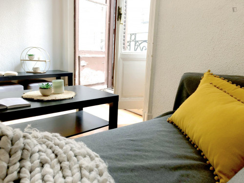 Tasteful double bedroom in well-connected Cortes - Gallery - 14