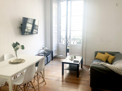 Tasteful double bedroom in well-connected Cortes - Gallery - 16