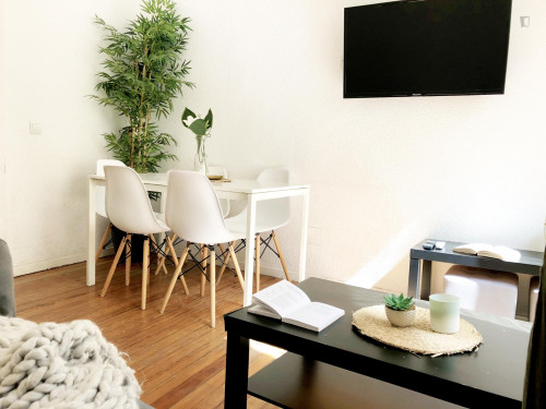 Tasteful double bedroom in well-connected Cortes - Gallery - 17
