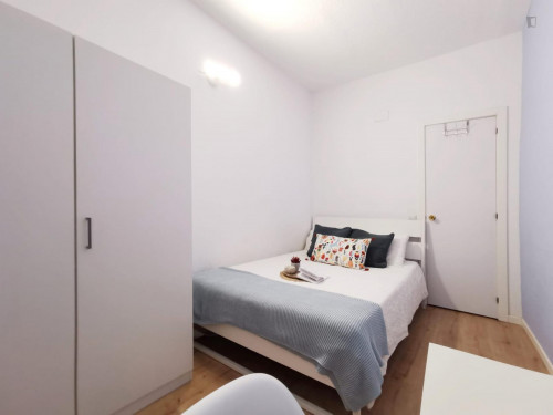 Tasteful double bedroom in well-connected Cortes - Gallery - 18