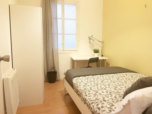  Comfy Double Bedroom Near Parque Del Retiro  -  Comfy double bedroom near Parque del Retiro  - Gallery -  1