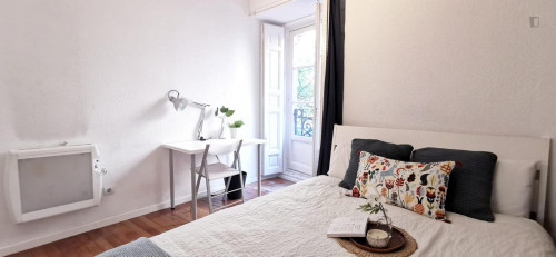 Comfortable double bedroom near Antón Martin metro station - Gallery - 7