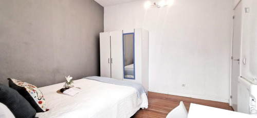 Comfortable double bedroom near Antón Martin metro station